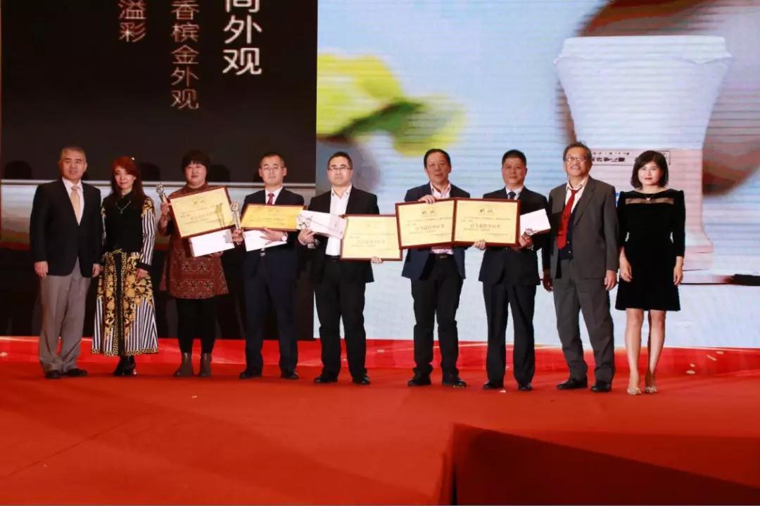 熱烈慶?!白兏飫?chuàng)新 揚帆未來”北京中成康富2019年合伙人年會勝利召開 熱烈慶祝“變革創(chuàng)新 揚帆未來”北京中成康富2019年合伙人年會勝利召開