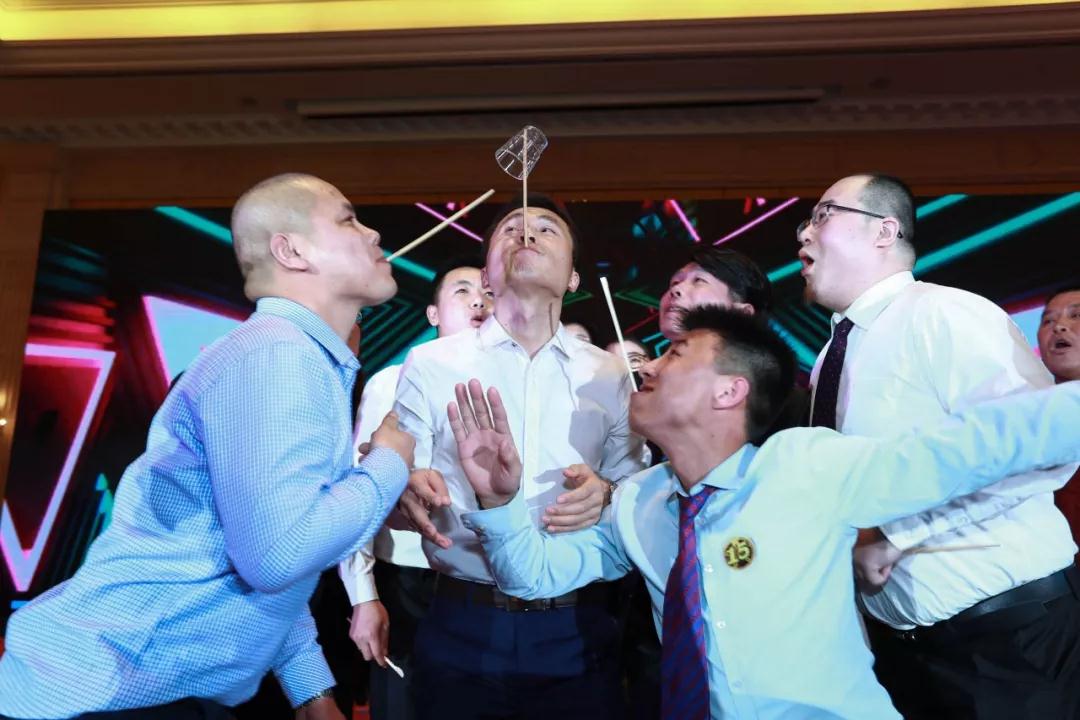熱烈慶?!白兏飫?chuàng)新 揚帆未來”北京中成康富2019年合伙人年會勝利召開 熱烈慶祝“變革創(chuàng)新 揚帆未來”北京中成康富2019年合伙人年會勝利召開