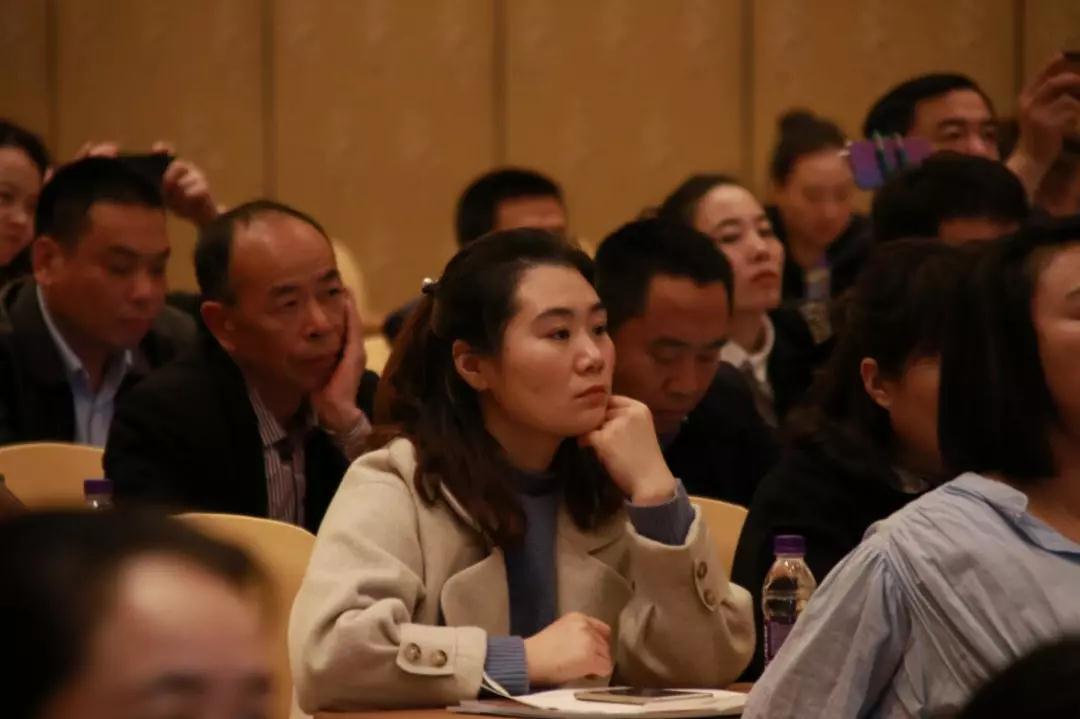 熱烈慶?！白兏飫?chuàng)新 揚帆未來”北京中成康富2019年合伙人年會勝利召開